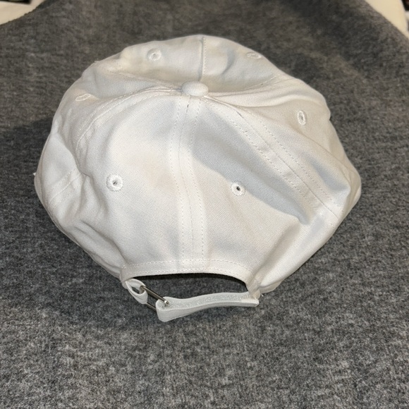 Micheal kors hat. - Picture 3 of 5